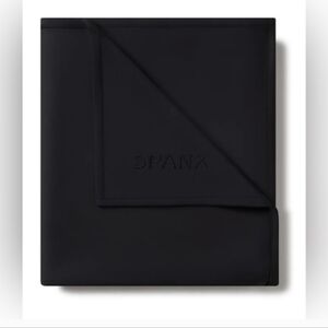 SPANX AirEssentials Black Throw Blanket